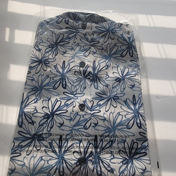 NWT Con.struct Shirt Short Sleeve Button Down Shirt - Size S, Blue Floral - Picture 2 of 9
